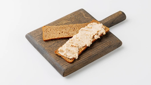 Икра тресковых рыб с кусочками копченых лососевых, 160 г Икра тресковых рыб с кусочками копченых лососевых, 160 г