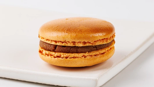 Макарон "Соленая карамель", кафе