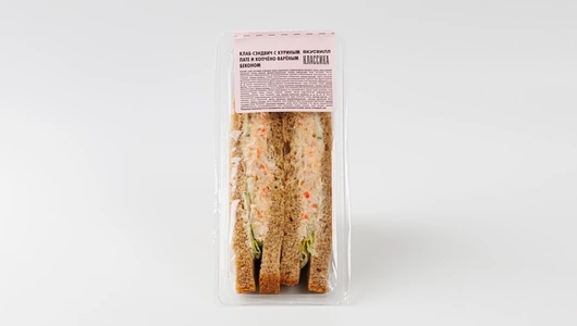 Клаб-сэндвич с куриным пате и копчено-вареным беконом