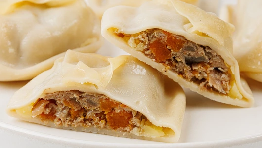 Манты с мясом и тыквой Манты с мясом и тыквой
