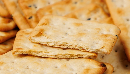 Крекер с кунжутом и подсолнечником