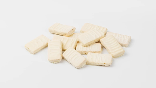 Вафельная конфета с кокосовой начинкой в белом шоколаде, ВЕС