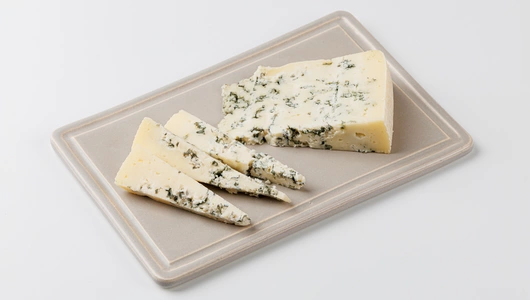 Сыр с голубой плесенью, 100 г Сыр с голубой плесенью, 100 г