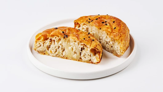 Улитка греческая с курицей. Пекарня