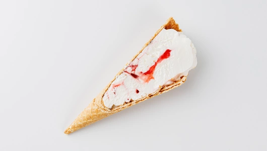 Пломбир с клюквенным наполнителем в ваф.рожке Пломбир с клюквенным наполнителем в ваф.рожке