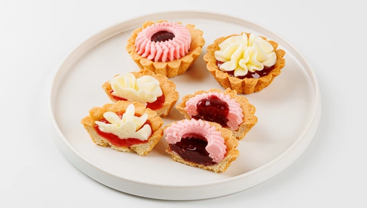 Корзиночки-мини "Малина-клубника" с масляным кремом, 4 шт