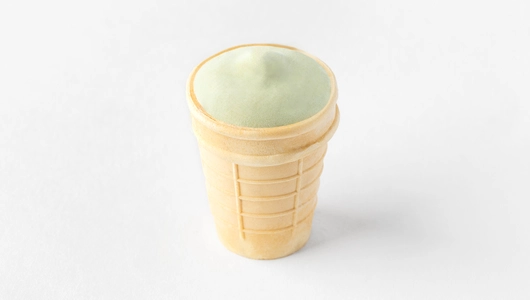 Пломбир фисташковый в вафельном стаканчике