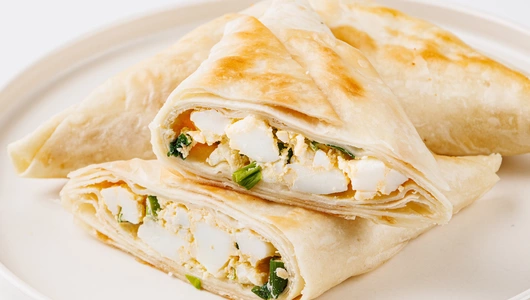 Конвертики с яйцом и луком