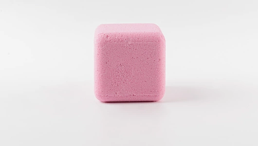 Набор бурлящих кубиков для ванн с морской солью "Черри-гранат и лотос-кензоки", 2шт.