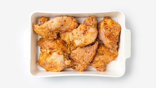 Бескостное мясо бедра цыпленка-бройлера в маринаде "Сладкий чили" Бескостное мясо бедра цыпленка-бройлера в маринаде "Сладкий чили"