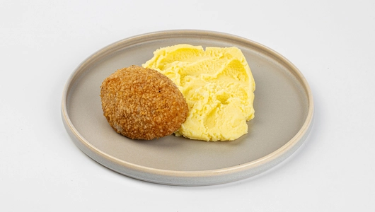 Котлета "Нежная" со сливочным маслом и картофельным пюре