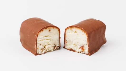 Сырок творожный с изюмом 23%