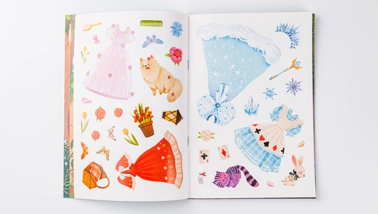 Книжка с наклейками: наряди меня, серия "Сказки"