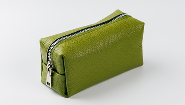 Изображение товара Косметичка из натуральной кожи салатовая вместительная и стильная