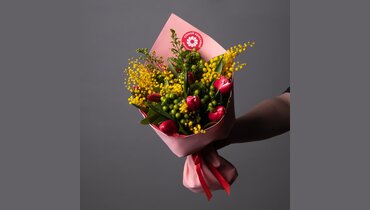 Изображение товара Весенний букет с мимозой, тюльпанами и хризантемой 13 цветов ПРОСТОЦВЕТЫ