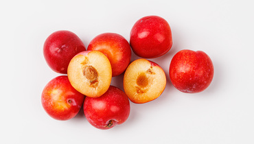 Изображение товара Розовая слива свежая вкусная сочная бренд ВкусВилл