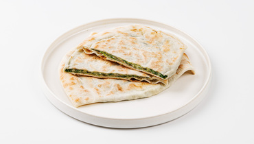 Изображение товара Лепешка с зеленью, грибами и сыром 2 шт - вкусный продукт кавказской кухни