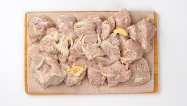 Изображение товара Шашлык из филе грудки индейки с майонезом 1 кг от ВкусВилл