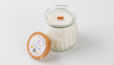 Изображение товара Свеча сувенирная Пчелиные соты из кокосового воска с деревянным фитилем