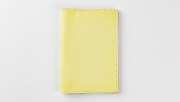 Изображение товара Обложка для паспорта из натуральной кожи желтого цвета