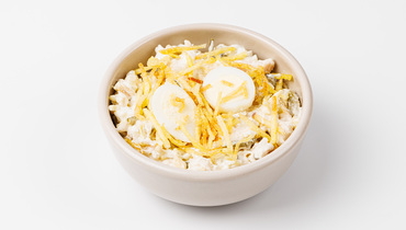 Изображение товара Салат Гнездо глухаря с копченой курицей 260 г ВкусВилл