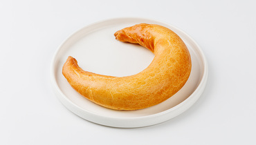 Изображение товара Рогалик с маком кафе ВкусВилл высшего сорта 77 г натуралная выпечка с начинкой