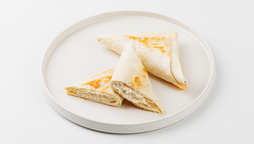 Изображение товара Конвертики с подкопченой курицей и сыром