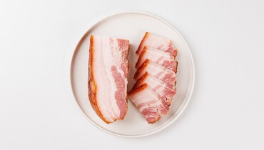 Изображение товара Варено-копчёная свиная грудинка 300 г ВкусВилл натуральное мясо вкусное и ароматное