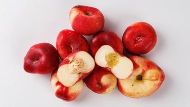 Изображение товара Плоский нектарин ВкусВилл — инжирный, сладкий и сочный