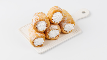 Изображение товара Трубочки с белковым кремом 5 шт от ВкусВилл - воздушный десерт из слоеного теста