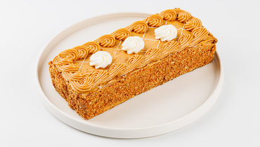 Изображение товара Торт Золотой сундучок с вареной сгущенкой, 520 г