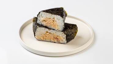 Изображение товара Онигири с креветкой японский рисовый сэндвич быстрого перекуса 100 г