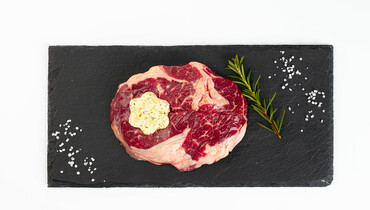 Изображение товара Стейк Рибай из говядины с пряным маслом 250 г ВкусВилл Россия