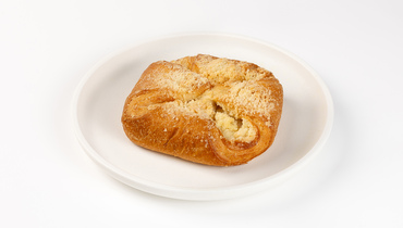 Изображение товара Слойка с творогом на сливочном масле 100 г ВкусВилл