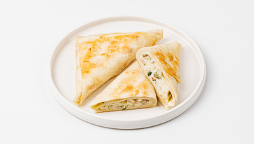 Изображение товара Конвертики с курицей и маринованным огурчиком ВкусВилл 140 г